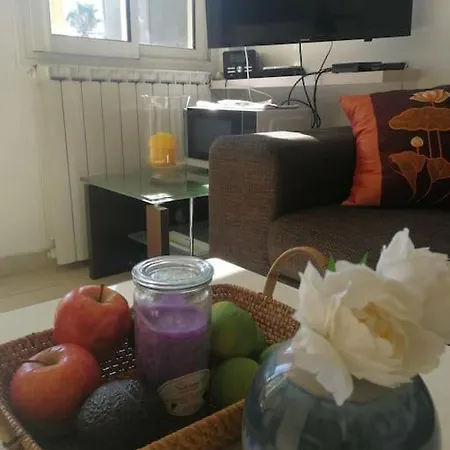 Apartament & Les Cypres *