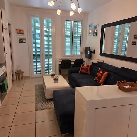 Apartment La